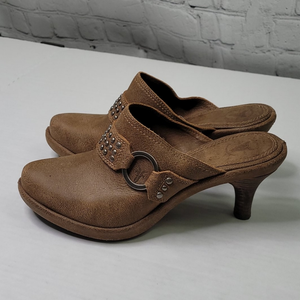 Frye Shelby ring leather mules